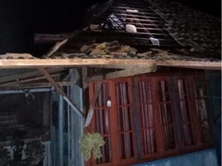 39 Rumah Warga Di Cempaka OKUT Rusak Di Terjang Angin Puting Beliung