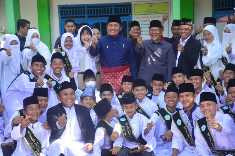 Ponpes Thawalib Sriwijaya Wisuda 87 Santri/santriwati Penghafal Qur’an