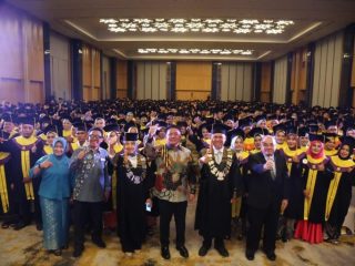 Herman Deru Harapkan Alumni UT Turut Andil Cetak Generasi Cerdas dan Berkarakter