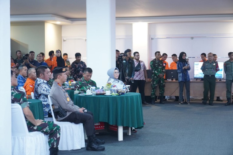 Ketua DPRD Sumsel Ibu Anita Noeringhati Hadir dalam Rapat Koordinasi Karhutla Tahun 2023