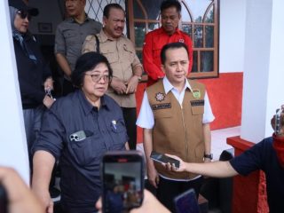 Pj Gubernur Agus Fatoni  Bersama Menteri LHK Gelar Rapat Penanganan Karhutla di Kabupaten OKI  