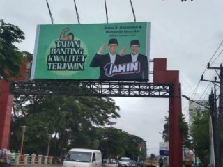 Muncul Billboard Capres Amin Bernarasi “Segar” di Palembang